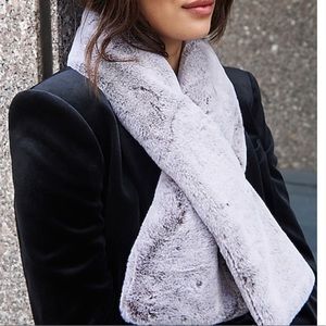 Express Taupe Faux Fur Pull Through Oblong Scarf Shrug Cover Up Light Grey New